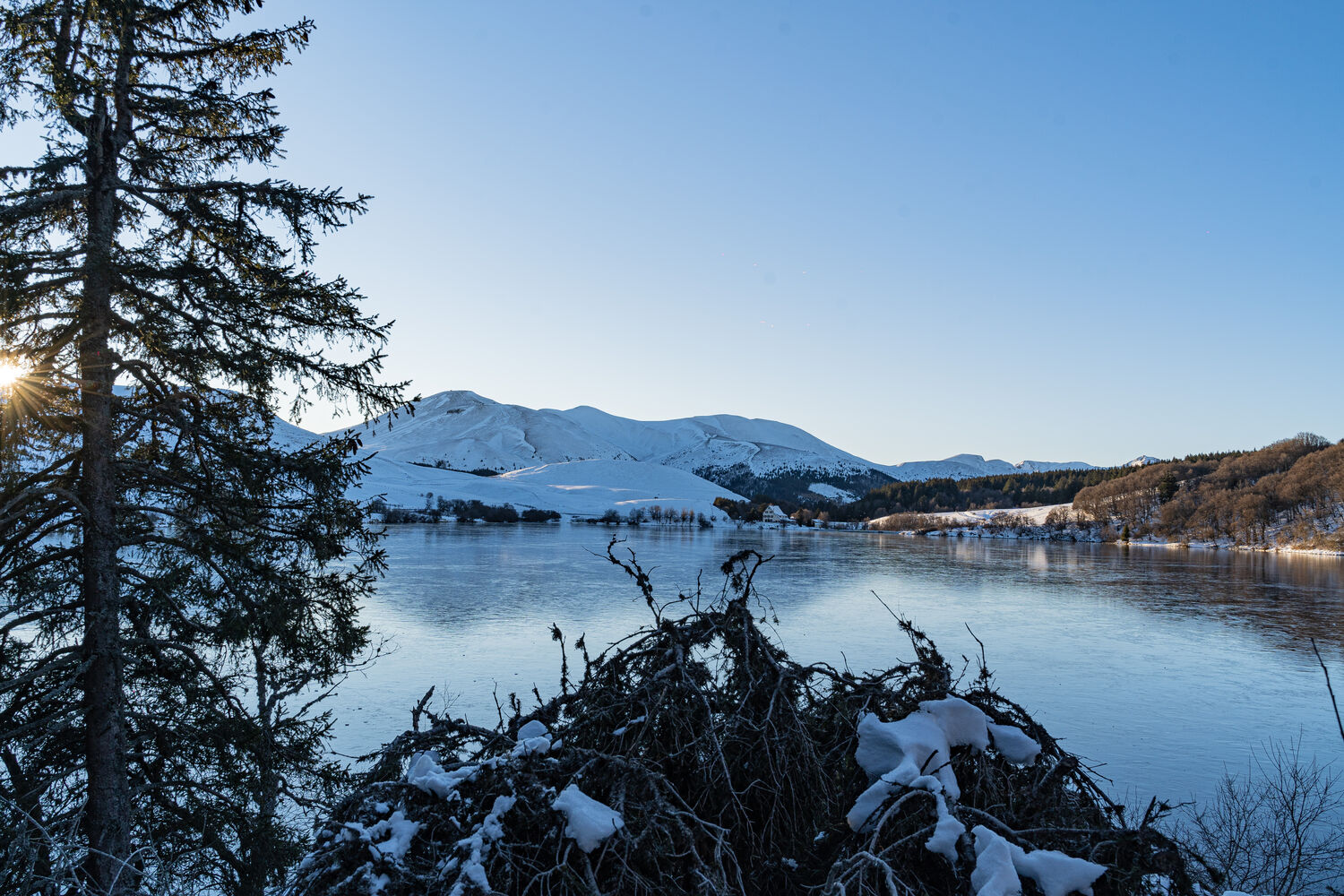 Aube sur le lac
